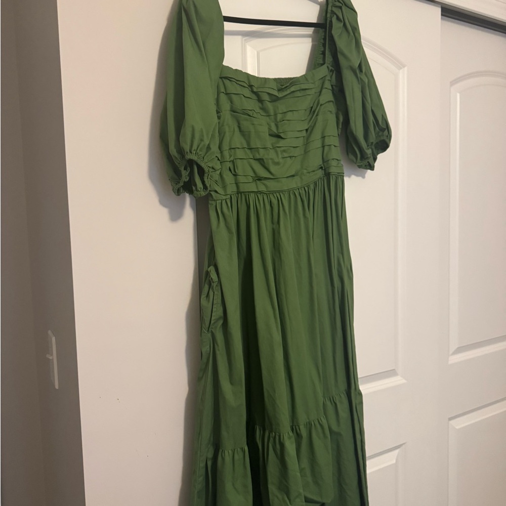 Elegant Green Women's Dress